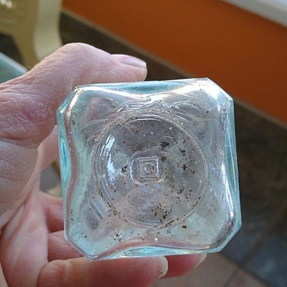 Three Very Old Vintage Glassware - Picture 9 of 9